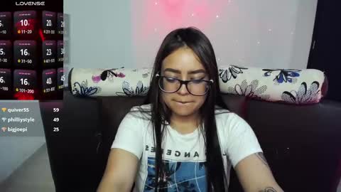 Snapshot of vio_let_ chatting on 02.17.25 Daniela online show from 02.17.25