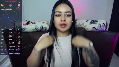 Snapshot of vio_let_ chatting on 03.01.25 Daniela online show from 03.01.25