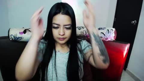 Snapshot of vio_let_ chatting on 03.03.25 Daniela online show from 03.03.25