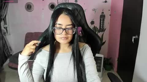 Snapshot of vio_let_ chatting on 10.03.25 Daniela online show from 10.03.25