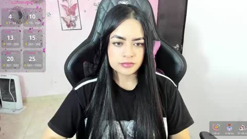 Snapshot of vio_let_ chatting on 11.03.25 Daniela online show from 11.03.25