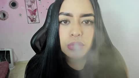 Snapshot of vio_let_ chatting on 11.04.25 Daniela online show from 11.04.25