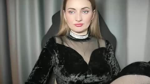 Snapshot of viola_1 chatting on 12.28.24 Funny girl online show from 12.28.24