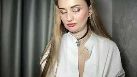 Snapshot of viola_1 chatting on 12.29.24 Funny girl online show from 12.29.24