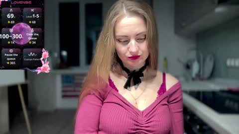 Snapshot of viola_1 chatting on 01.16.25 Funny girl online show from 01.16.25