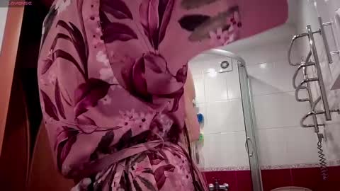 Snapshot of viola_1 chatting on 02.17.25 Funny girl online show from 02.17.25