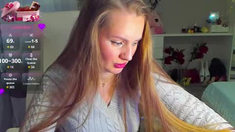 Snapshot of viola_1 chatting on 02.24.25 Funny girl online show from 02.24.25