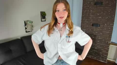 Snapshot of viola_larson chatting on 05.29.26 Viola but friends call me Sisi online show from 05.29.26