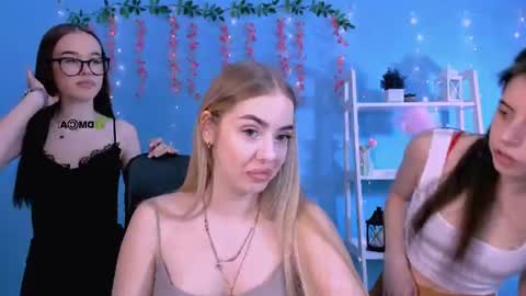 viola_sweet_ online show from 07.04.26