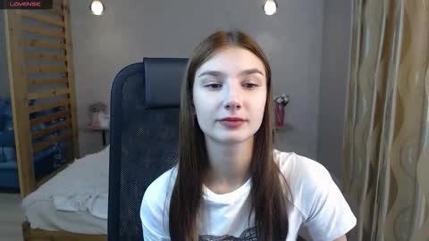 Snapshot of violaberry__ chatting on 09.27.25 violaberry__ online show from 09.27.25