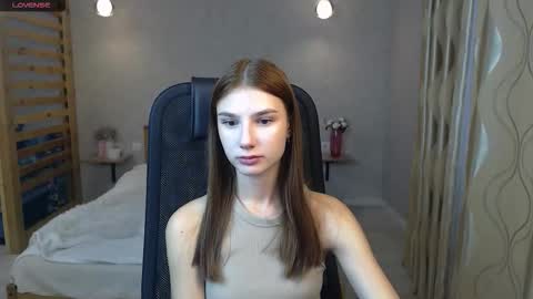 Snapshot of violaberry__ chatting on 10.02.25 violaberry__ online show from 10.02.25