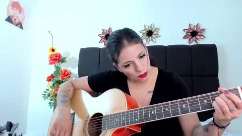   online show from 03.05.25