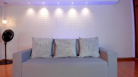 Snapshot of violeet_scott chatting on 01.06.25 Violett Everyday From 0530 to 1430 Col Time online show from 01.06.25