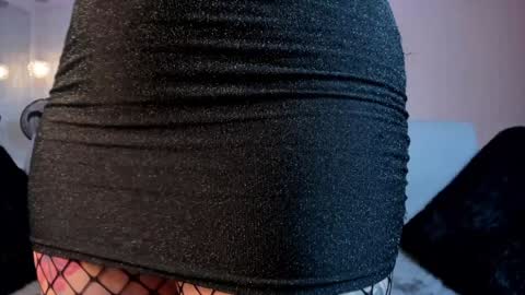 Snapshot of violeet_scott chatting on 01.10.25 Violett Everyday From 0530 to 1430 Col Time online show from 01.10.25