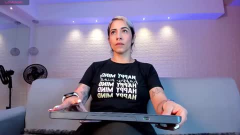 Snapshot of violeet_scott chatting on 02.10.25 Violett Everyday From 0530 to 1430 Col Time online show from 02.10.25