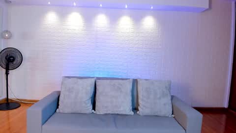 Snapshot of violeet_scott chatting on 03.06.25 Violett Everyday From 0530 to 1430 Col Time online show from 03.06.25