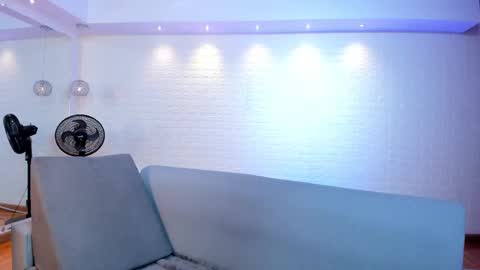 Snapshot of violeet_scott chatting on 10.07.25 Violett Everyday From 0530 to 1430 Col Time online show from 10.07.25