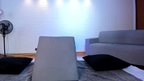 Snapshot of violeet_scott chatting on 10.22.25 Violett Everyday From 0530 to 1430 Col Time online show from 10.22.25