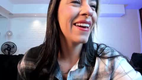 Snapshot of violeet_scott chatting on 10.29.25 Violett Everyday From 0530 to 1430 Col Time online show from 10.29.25