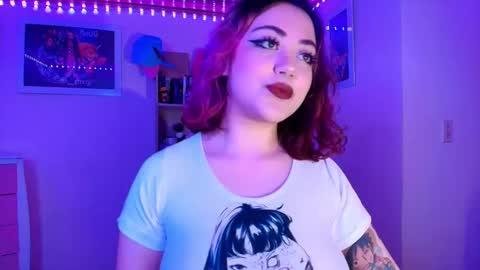 Snapshot of violeet_smile chatting on 10.26.25 violet online show from 10.26.25