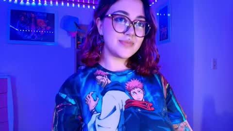 Snapshot of violeet_smile chatting on 11.12.25 violet online show from 11.12.25