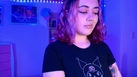 Snapshot of violeet_smile chatting on 11.15.25 violet online show from 11.15.25