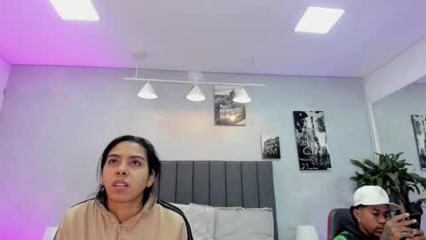 Violet and Myers online show from 11.04.25