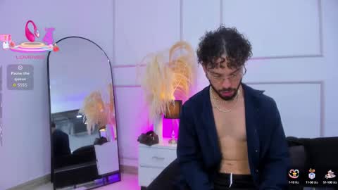 Violet and Paul online show from 10.15.25