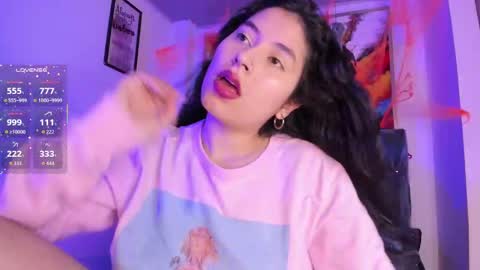 Snapshot of violet_blaze chatting on 11.03.25 online show from 11.03.25