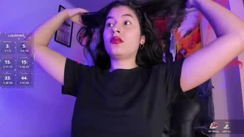 Snapshot of violet_blaze chatting on 11.04.25 online show from 11.04.25