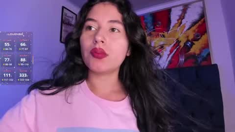 Snapshot of violet_blaze chatting on 11.06.25 online show from 11.06.25