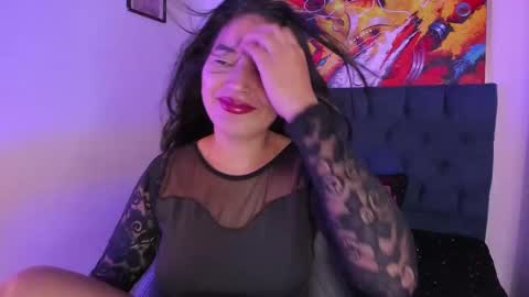 Snapshot of violet_blaze chatting on 11.14.25 online show from 11.14.25