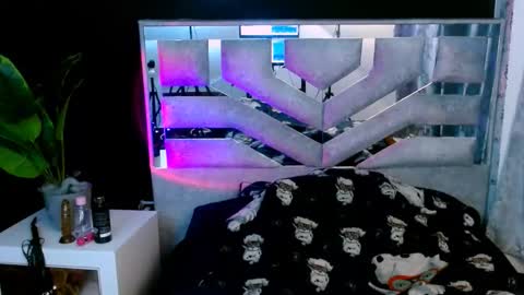 Violet  online show from 11.12.25