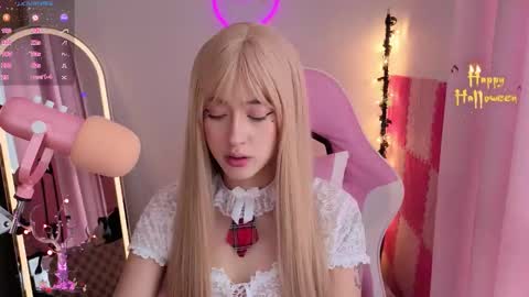 Snapshot of violet_ch chatting on 10.06.25 violet online show from 10.06.25