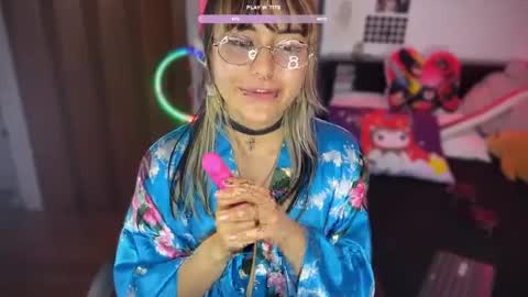 Snapshot of violet_hentai01 chatting on 02.20.25 Violete Hentai01 online show from 02.20.25