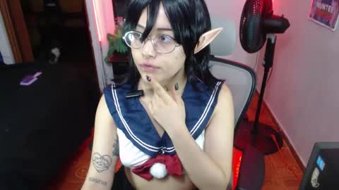 Snapshot of violet_hentai01 chatting on 11.19.25 Violete Hentai01 online show from 11.19.25