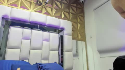 violet_milleer online show from 01.05.26