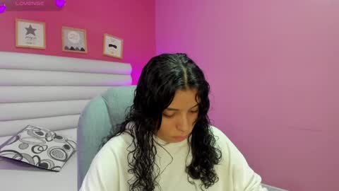 violet_sinclair online show from 06.04.26