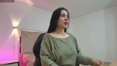 violet_tay1 online show from 10.04.25