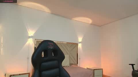 violet_tay1 online show from 10.21.25