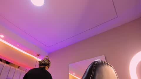 Snapshot of violeta_abel chatting on 10.10.25 Violeta online show from 10.10.25