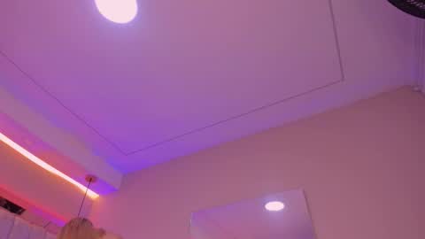 Snapshot of violeta_abel chatting on 10.21.25 Violeta online show from 10.21.25