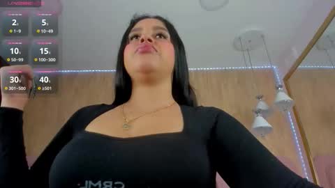 Snapshot of violeta_garcia chatting on 12.18.25 Violeta Garcia online show from 12.18.25