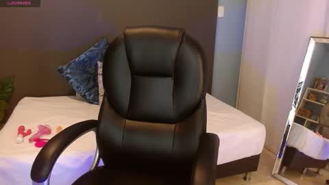 Violeta leon online show from 09.12.25