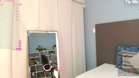 Violeta leon online show from 10.17.25