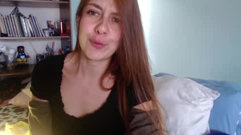 Snapshot of violeta_peter69 chatting on 04.19.26 Violeta Peter online show from 04.19.26