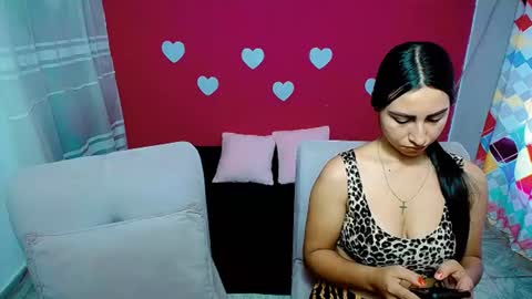 Snapshot of violeta_rouses chatting on 06.19.26 violeta_rouses online show from 06.19.26