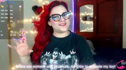 Snapshot of violetabitch chatting on 11.18.25 Violetta Morningstar online show from 11.18.25