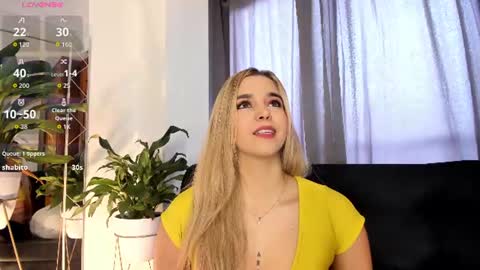 Snapshot of violetarainn chatting on 06.17.26 Violeta online show from 06.17.26