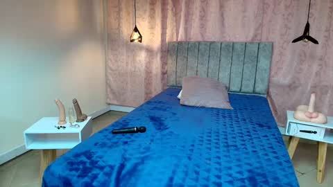 VIOLETA online show from 12.21.24